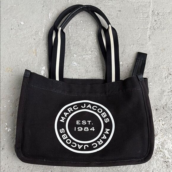 Marc Jacobs tote - Picture 1 of 10